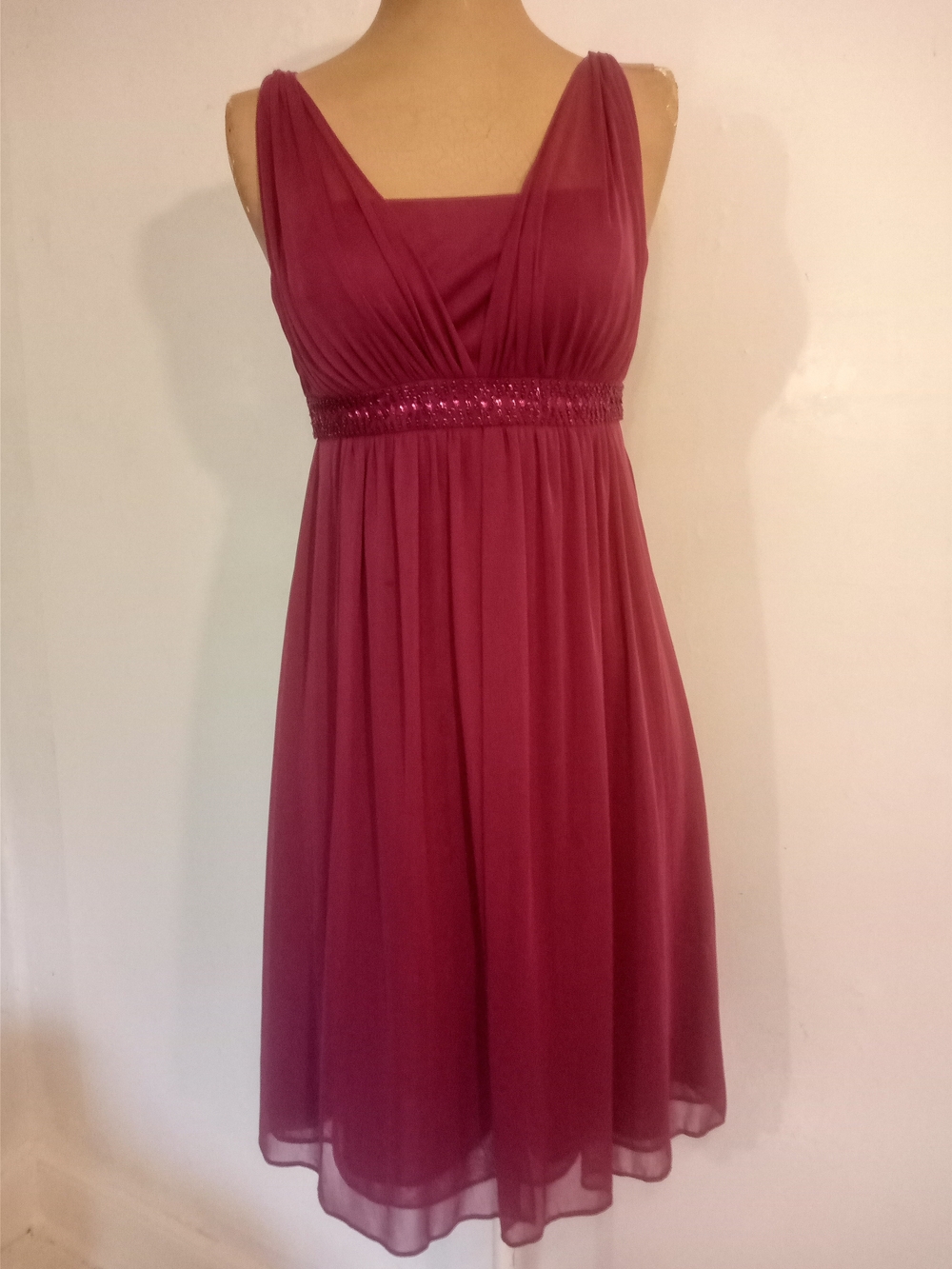 Jessica Howard Burgundy Sleeveless Chiffon Midi Dress with Sequin Waist